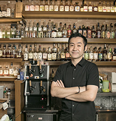 Bar M 店長 清水さん照片