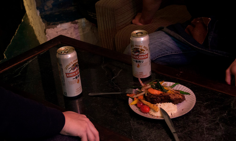 在「橋下大叔」找尋臺北宣洩的三角地帶 硬派男子的深夜啤酒對談